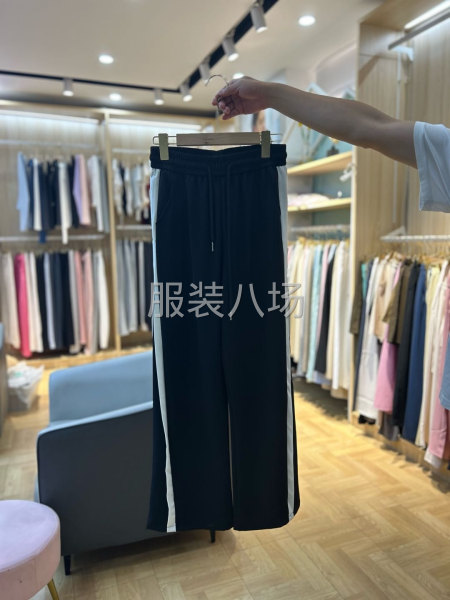 货源充足，包吃包住，做女裤，常年不换款-第6张图片