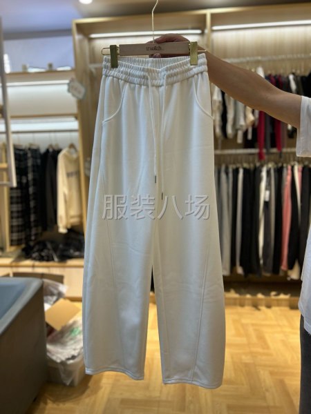 货源充足，包吃包住，做女裤，常年不换款-第1张图片