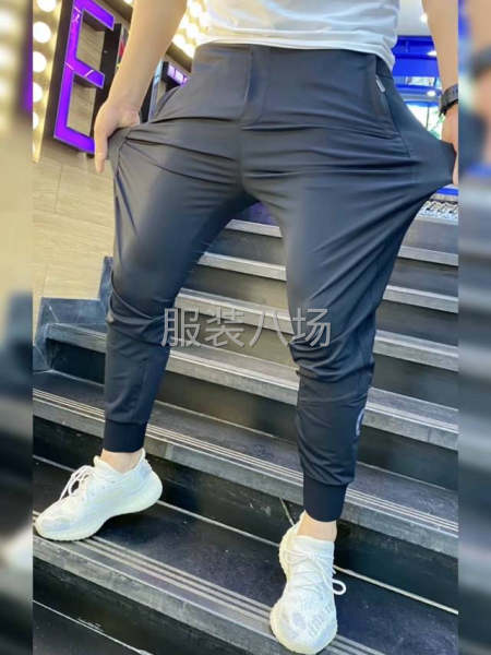 四面弹面料，熟悉压胶无缝工艺，包做尾部-第2张图片