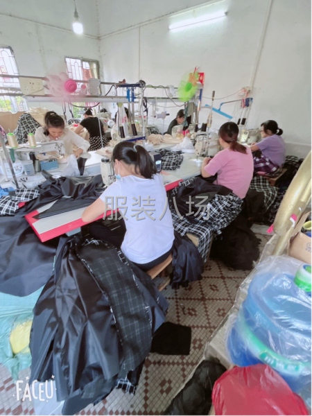 专业生产梳织女装连衣裙、裤子、短裙、上衣-第1张图片