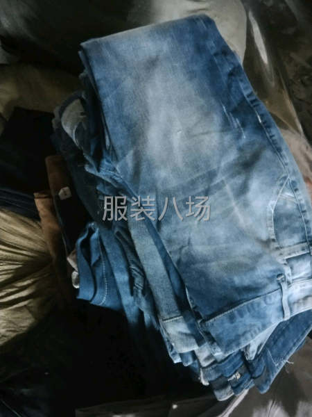 大連開(kāi)發(fā)區(qū)某服裝廠修貨，4萬(wàn)件服裝2萬(wàn)件牛仔，2萬(wàn)塊錢雜款女-第7張圖片