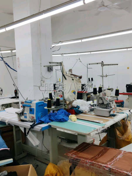 专业半精品女装，找主客户-第1张图片