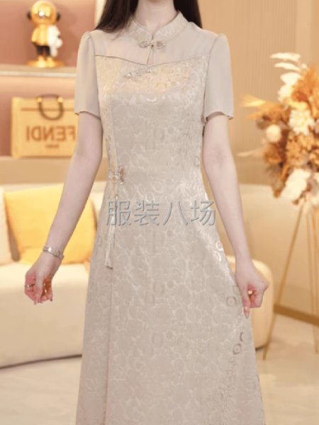 各种时尚女装-第3张图片