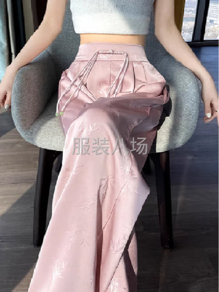 各种时尚女装-第5张图片