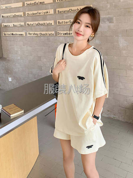 沖鋒衣壓膠服羽絨服生產(chǎn)工廠來圖來樣貼牌定制-第2張圖片