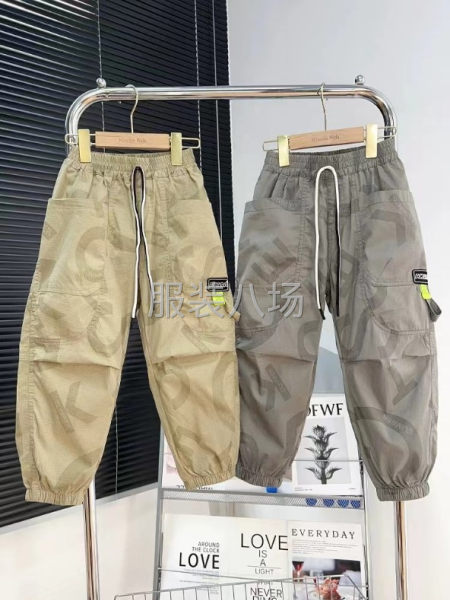承接牛仔裤，休闲裤，工作服，校服加工-第2张图片