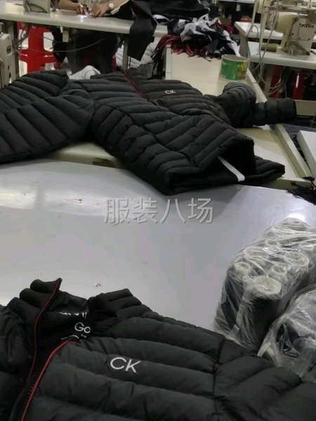 本厂常年做棉衣羽绒服夹克，货源稳定，月休三天，有空调，工资准-第2张图片