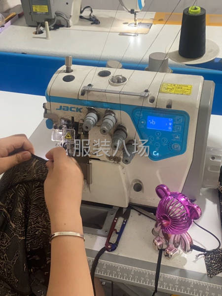 夫妻對 承接各種 四季款 衣服 市場貨  在顏巷-第1張圖片
