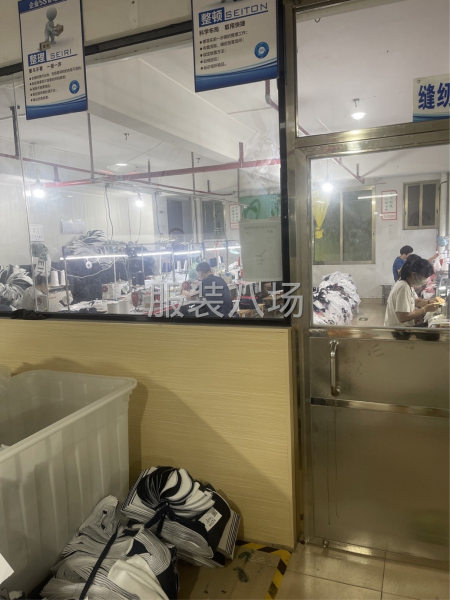 款式简单招车位，，校服款式常年做不换样，封闭空调车间-第4张图片