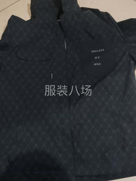 长期加工学服夹克冲锋衣-第2张图片