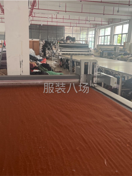 德国智能电脑裁剪高层裁剪，单层裁剪皮毛一体机器-第1张图片