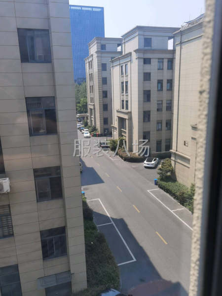厂房转让，带装修，因现在太小，我租了一个大厂房-第1张图片