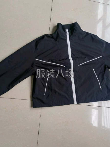 高中低档冲锋衣，运动套装，卫衣卫裤-第1张图片