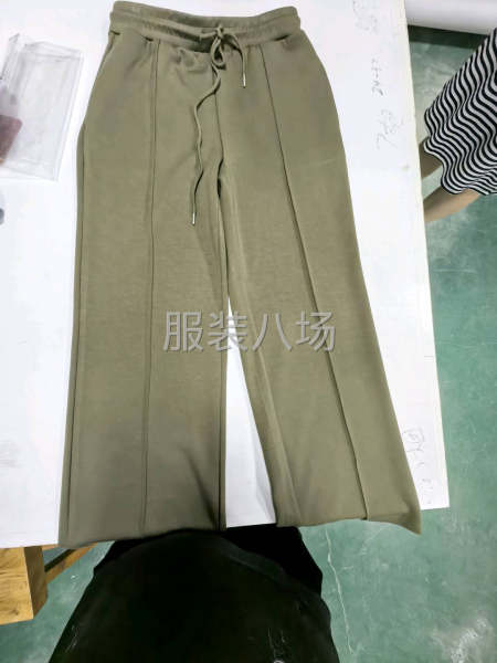 高中低档冲锋衣，运动套装，卫衣卫裤-第2张图片