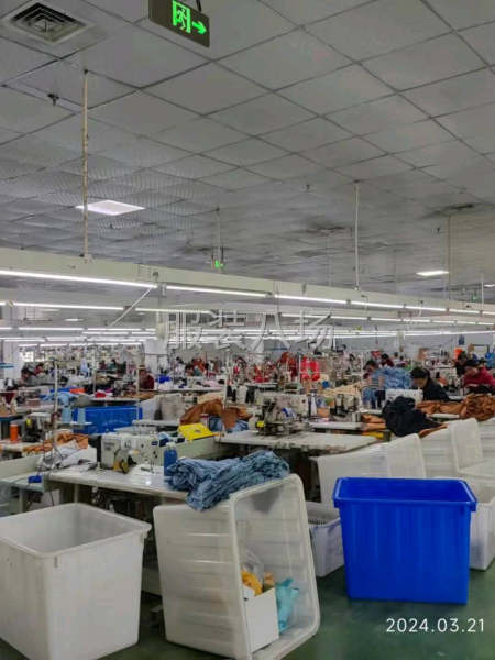 本厂服装加工十年，有丰富做羽绒服的经验-第1张图片
