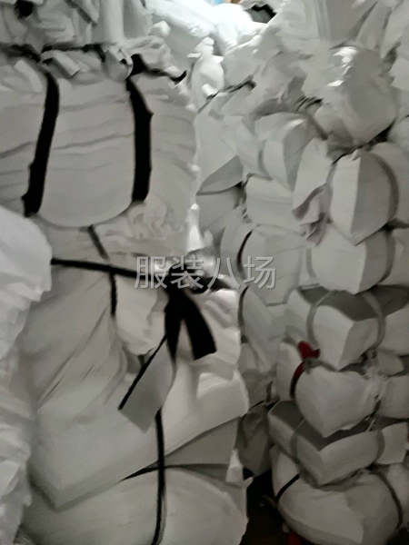 上下班时间自由，工资准时，货简单，会踩机器都可以，不加班。-第2张图片