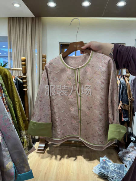 国风女装设计师-第1张图片