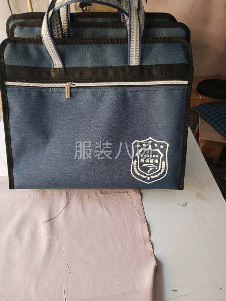 本厂主要生产加工，工具包，手提包，单肩包，冷藏包，帆布袋。-第2张图片