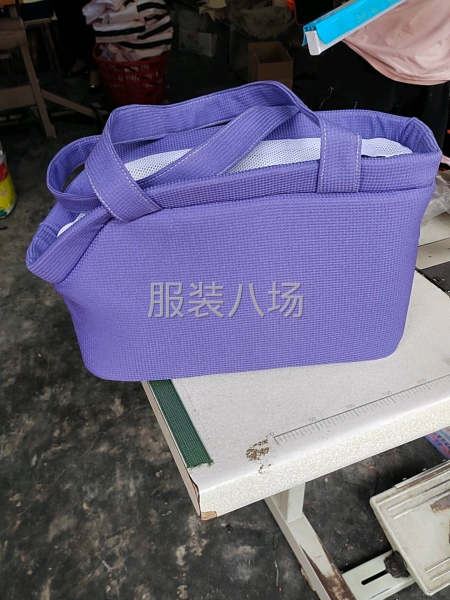 本厂主要生产加工，工具包，手提包，单肩包，冷藏包，帆布袋。-第1张图片