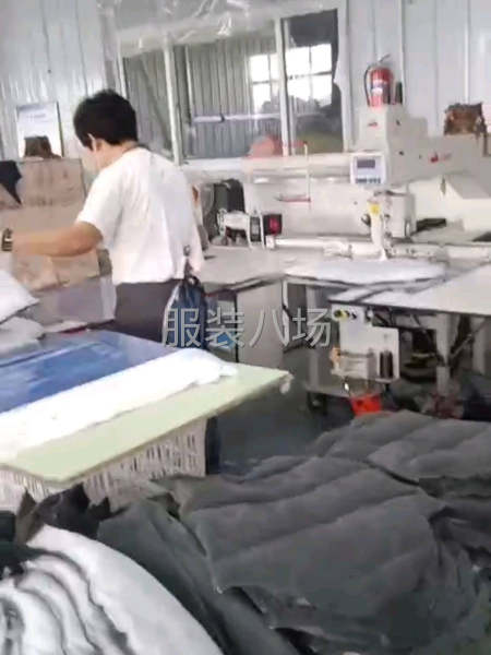 现有羽绒服生产线4条，360模板机15台-第1张图片