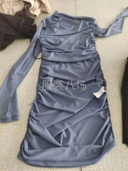 承接女連衣裙，褲子，外套加工-第2張圖片