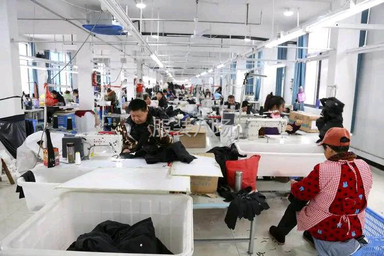 承接童装、校服制版-第1张图片