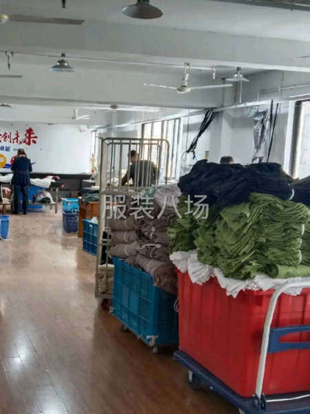 大量招上拉链，包后领条流水车位-第1张图片