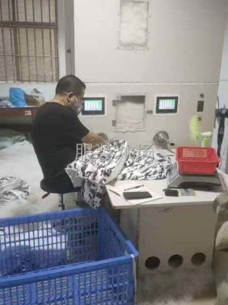羽绒服为主-第2张图片