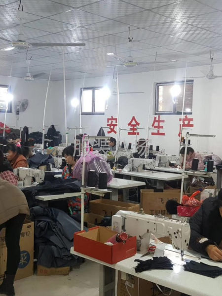常年承接校服定制，以及夏秋季服装批量定制-第1张图片