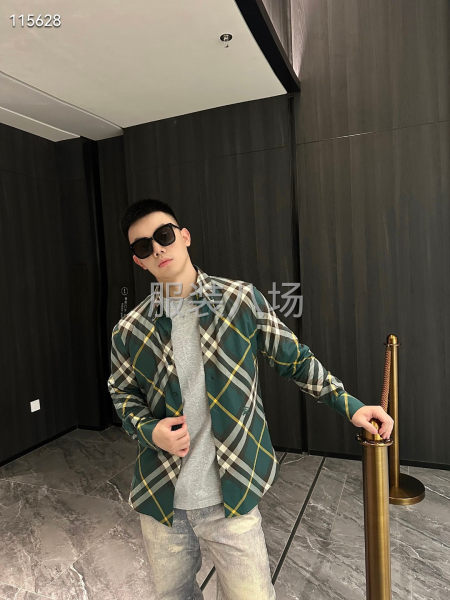 格纹衬衫工艺  腰部绣花-第1张图片