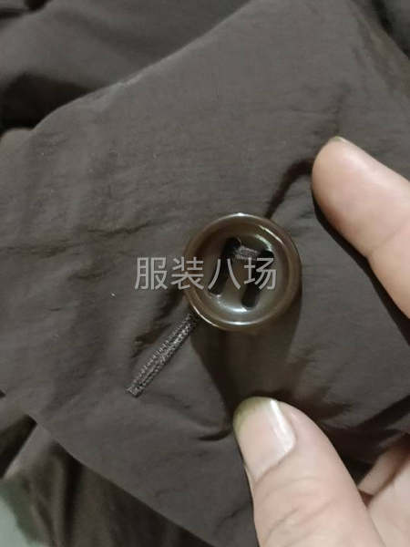 本加工厂专业加工羽绒服，裁剪加工包装一条龙需要的老板电话联系-第1张图片