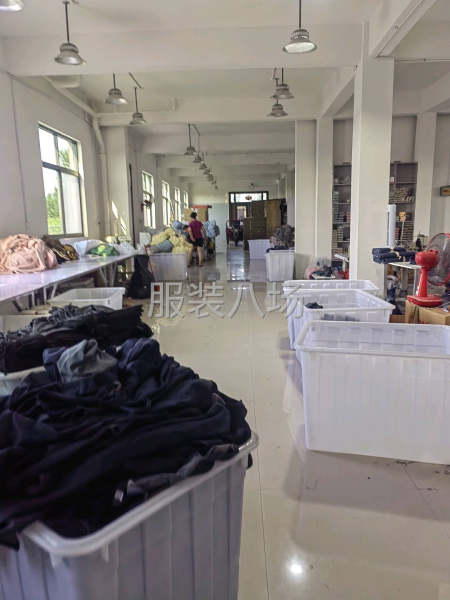 承接各类裤子，围裙，罩衣，枕芯，枕套的清加工-第1张图片