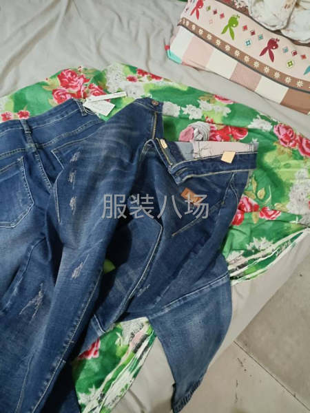 特价牛仔裤-第1张图片