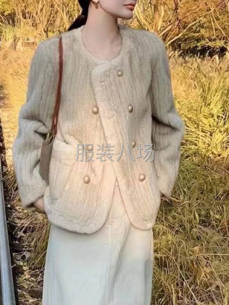 "时尚无界，清仓特惠！服装厂直供，品质保证，限时疯抢！貂绒服-第2张图片