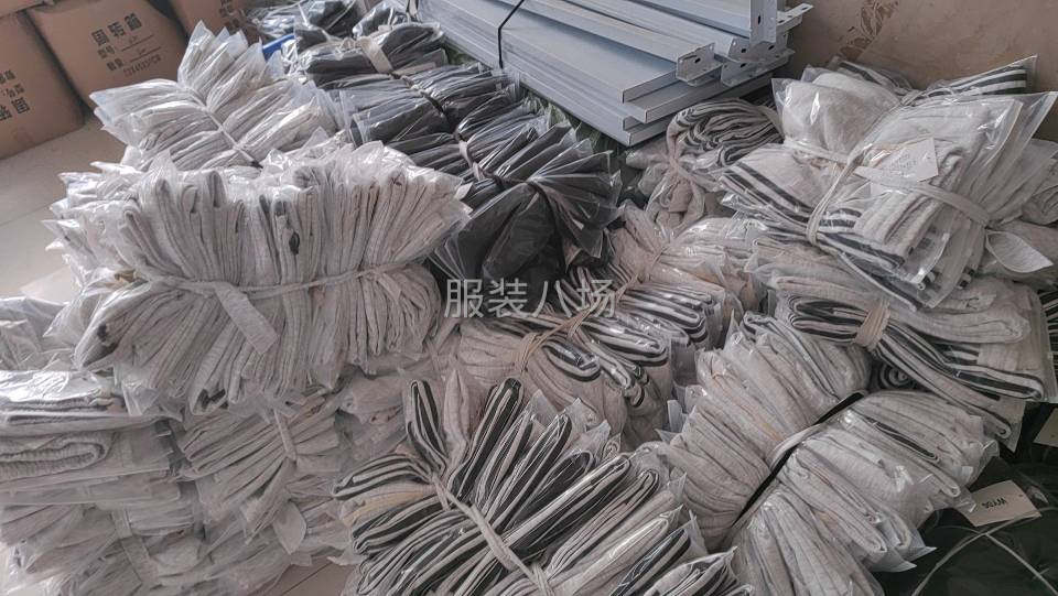 本厂急招裤子车位六名，简单四大片，裁片外发！临时工也可！-第1张图片