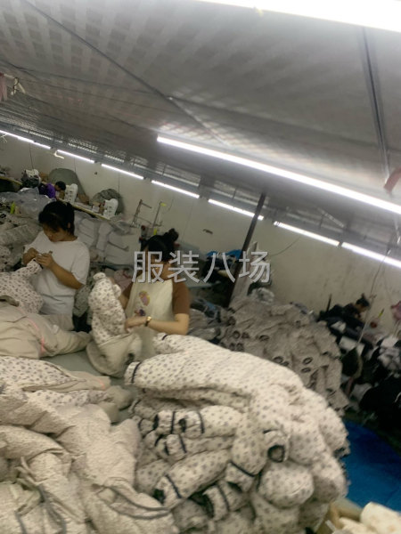 承接加工羽绒服，冲锋衣-第2张图片