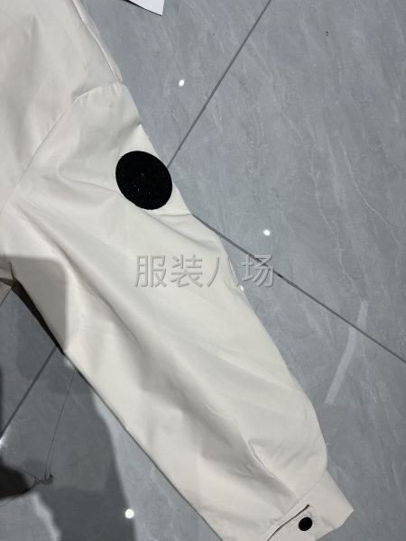 加棉的风衣外套，工钱现结-第2张图片