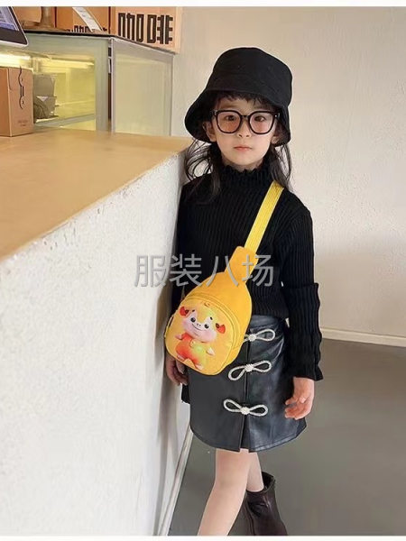 卡通胸包图案多多-第5张图片