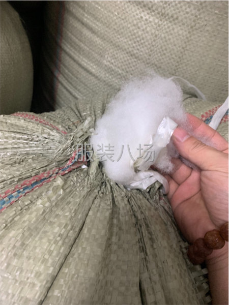 服装 丝棉 100一袋 30斤 今年采购的现在不用了-第2张图片
