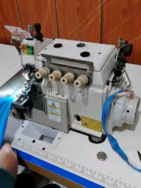 同步包缝机，电脑平车套结机，锁眼机等等-第4张图片