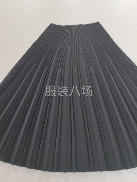 专业服装压褶厂，山东地区规模最大压褶厂，出货快保质保量-第1张图片