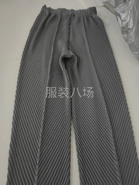 专业服装压褶厂，山东地区规模最大压褶厂，出货快保质保量-第5张图片