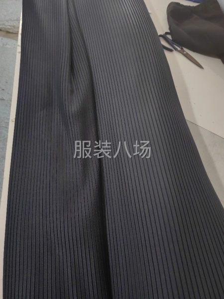 专业服装压褶厂，质量服务请放心，-第2张图片