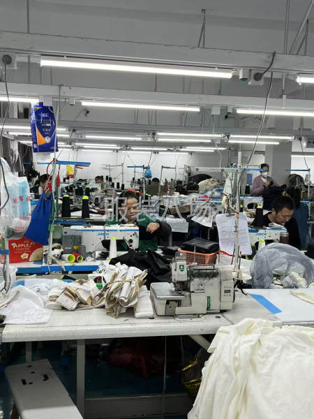 成都蓝卡服饰 招聘成件车位6名，全年不断货，自产自销网单货-第1张图片