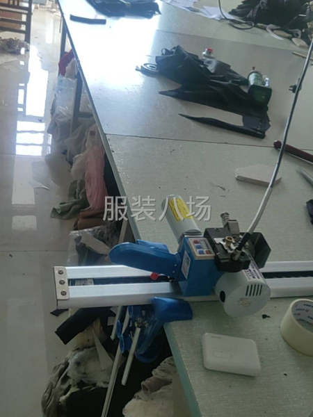 夫妻档小作坊，承接梭织时装，半精品精品，样衣，销售样等小单！-第1张图片