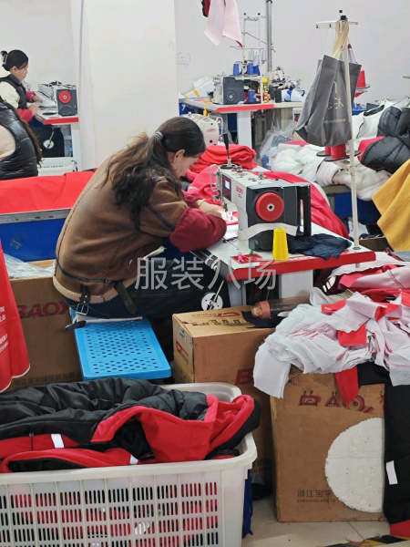 曲周县主赐芳芳服饰有限公司常年招缝纫工 源头厂家工资待遇高-第4张图片