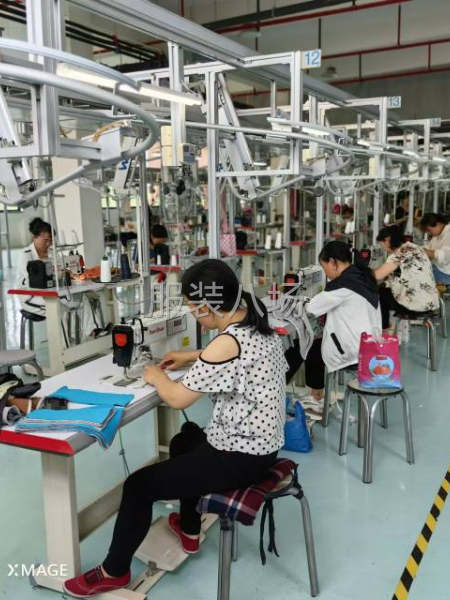 大型羽绒服厂，招车位/压胶工-第1张图片