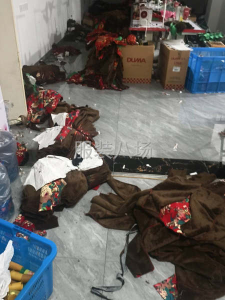 本厂承接各种女装，来料加工，包裁包做-第1张图片