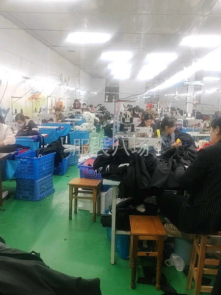衣涵服饰接单中-第1张图片
