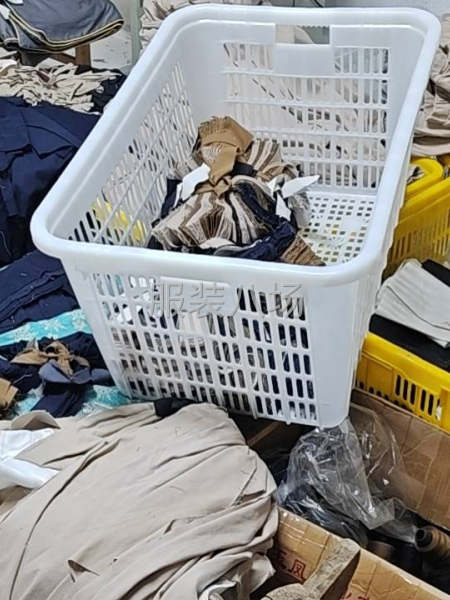 承接各种梭织工装西装男女款时装-第2张图片
